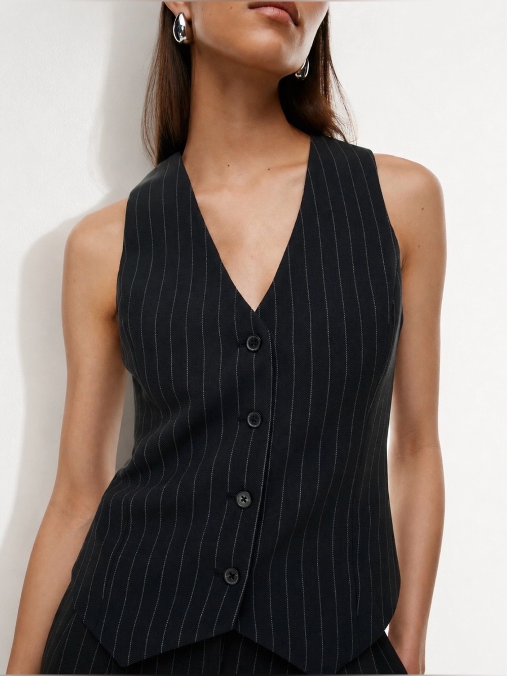 Aritzia BABATON Director Black Pinstripe Tailored Vest Size 10